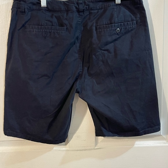 Men's Navy Flat Front Shorts - Picture 4 of 6